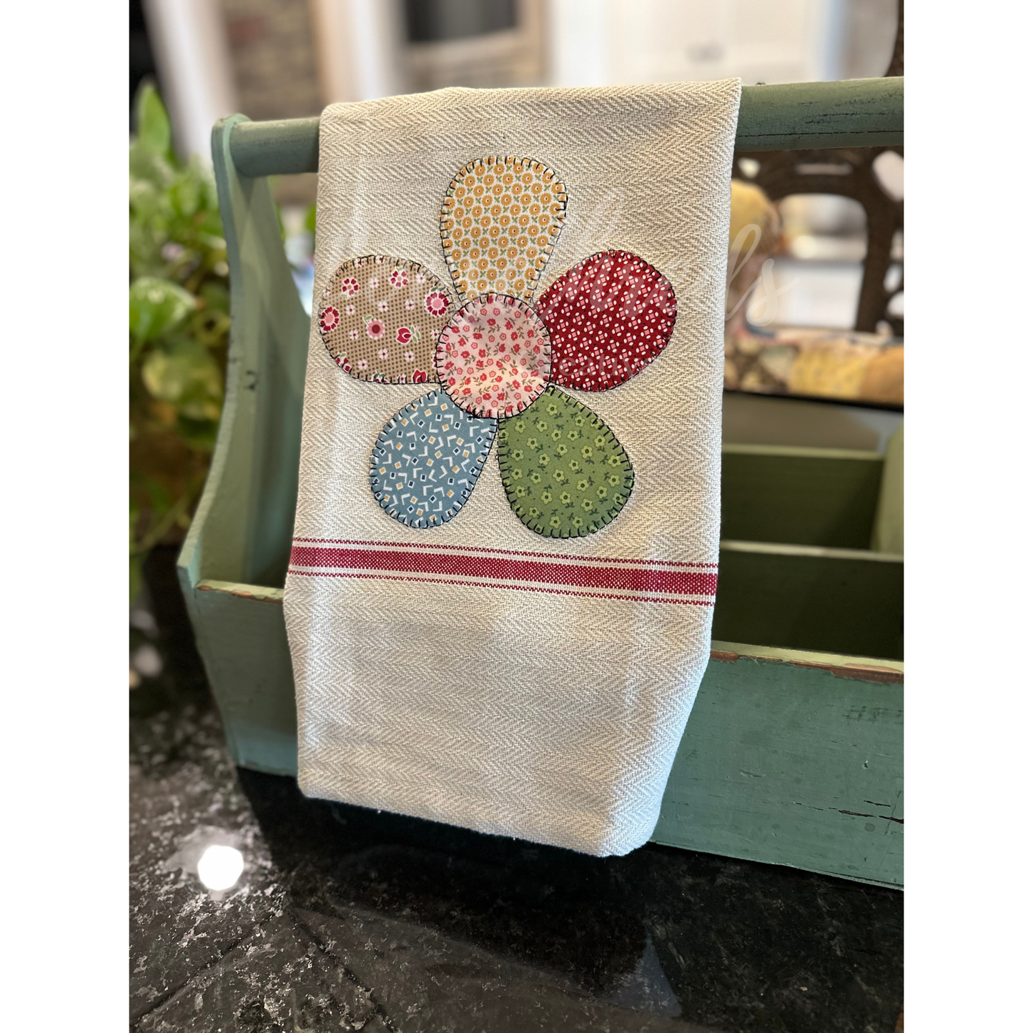 Vintage Scrappy Flower Kitchen Towel Set